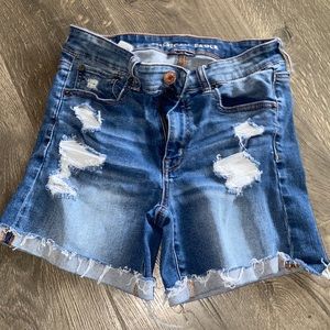 Size 8 American eagle high rise midi shorts